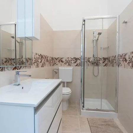 Drooms. Felline